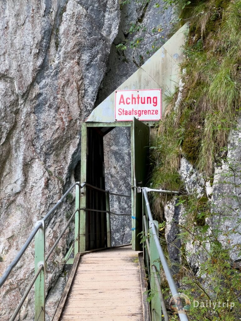 Mittenwald Eingang Leutaschklamm Geisterklamm Staatsgrenze