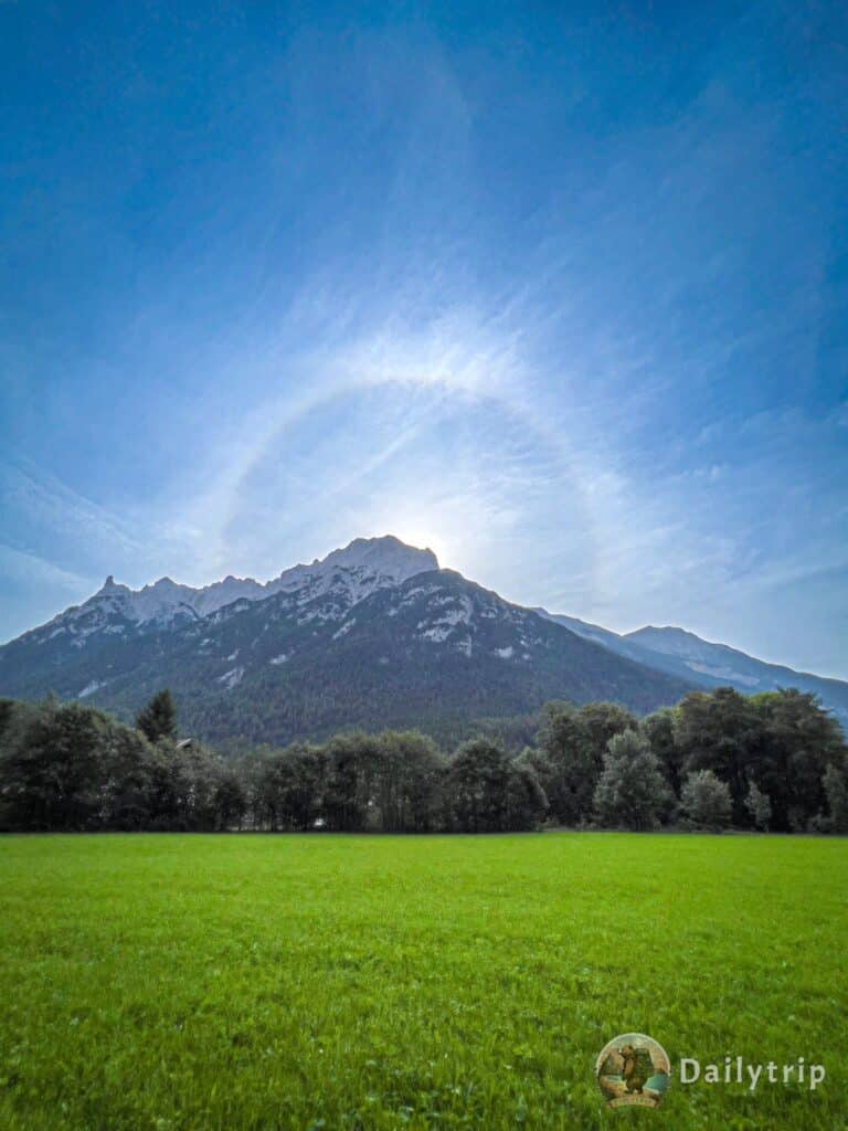 Mittenwald Karwendelgebirge Karwendelspitze Sonne