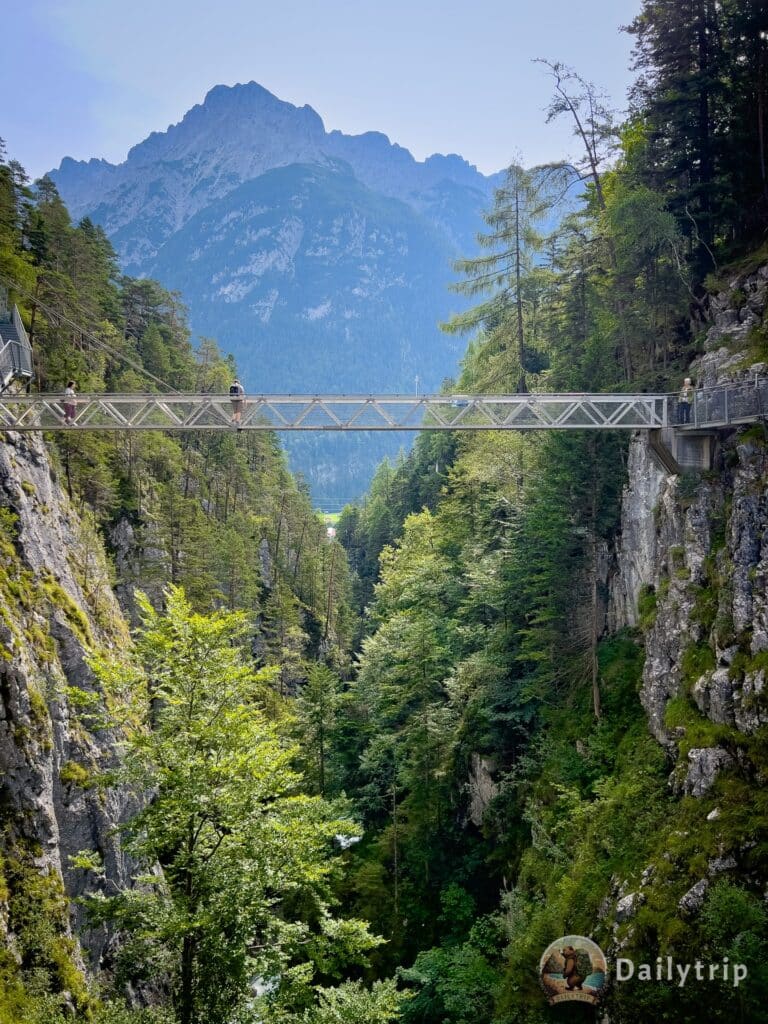 Mittenwald obere Leutaschklamm Bruecke Panorama