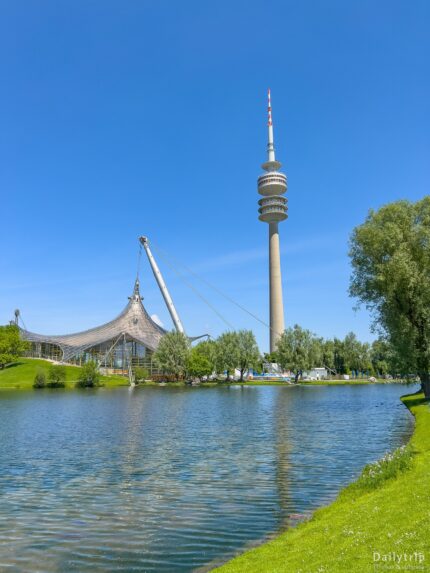 Muenchen Aussichtspunkt Olympiapark Olympiaturm