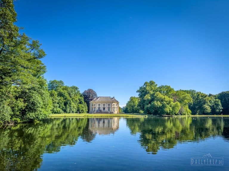 Schlosspark Nymphenburg Muenchen Badenburg