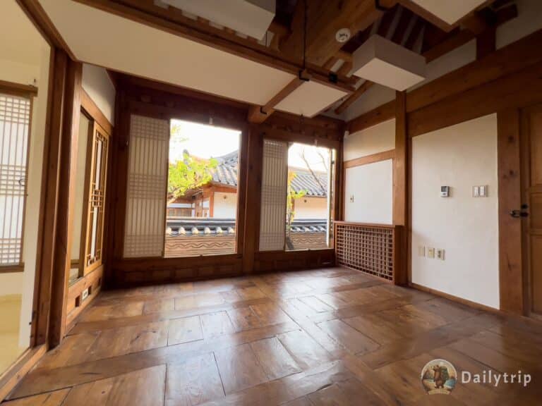 Seoul Bukchon Hanok Village Haus innen