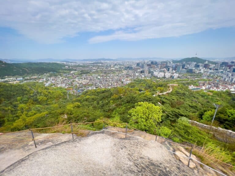 Seoul Inwangsan Gipfel Wanderung Ausblick vom Gipfel